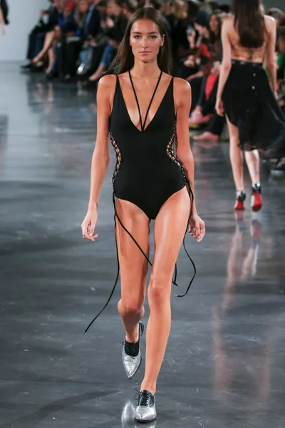 Look 14